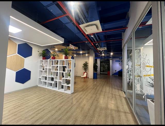 1,093M² OFFICE TO LET IN ROSEBANK